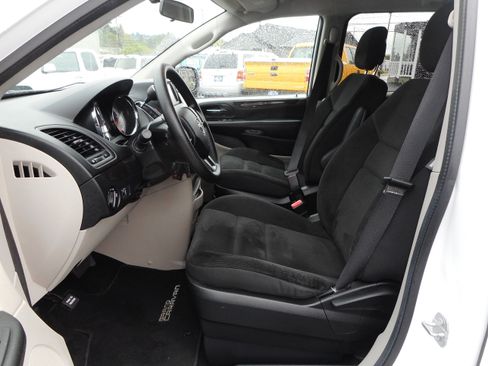 Used 2017 Dodge Grand Caravan SE w/ Power Window Group image 13