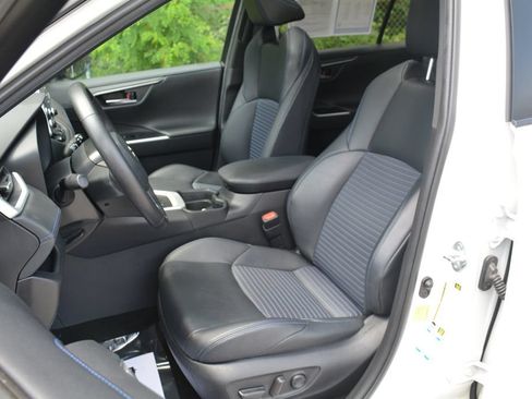 Used 2021 Toyota RAV4 XSE AWD/4WD image 10