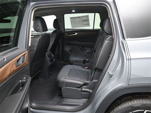 New 2026 Volkswagen Atlas SE image 11