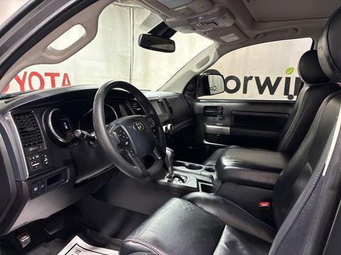 Used 2020 Toyota Sequoia TRD Pro AWD/4WD image 27