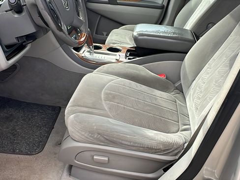 Used 2008 Buick Enclave CX w/ Driver Confidence Package image 15