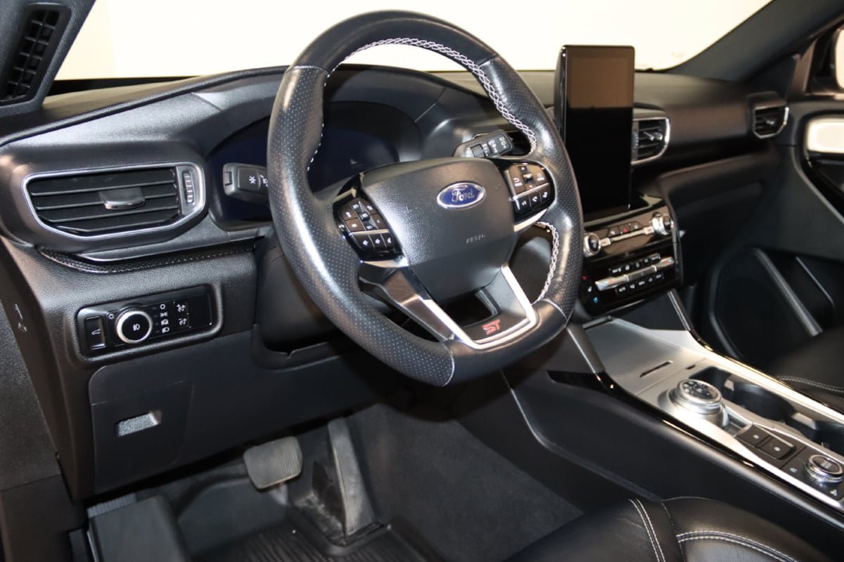 Used 2023 Ford Explorer ST w/ Technology Package AWD/4WD image 42