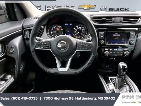 Used 2020 Nissan Rogue Sport SV image 5