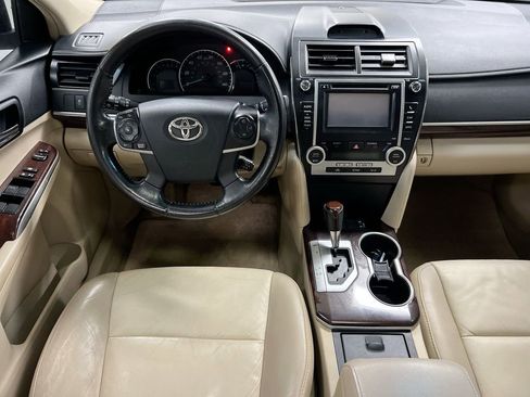 Used 2012 Toyota Camry XLE FWD image 10