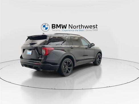 Used 2024 Ford Explorer ST-Line w/ Class IV Trailer Tow Package AWD/4WD image 2