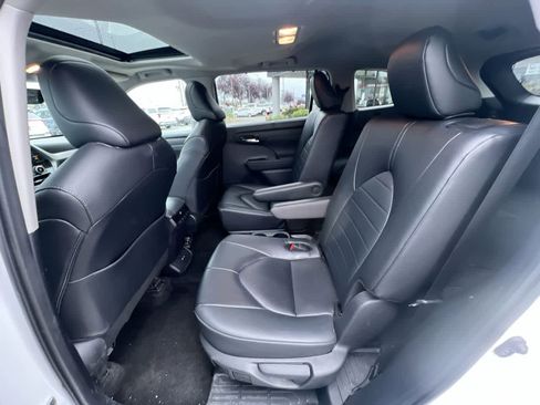 Used 2024 Toyota Highlander XLE image 23