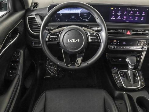 Used 2025 Kia Seltos EX AWD/4WD image 38