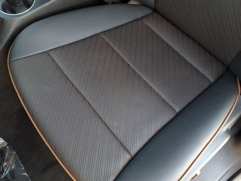 Used 2024 GMC Canyon AT4 w/ AT4 Premium Package image 28