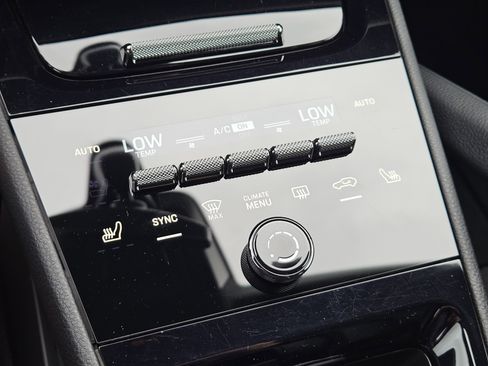 Certified 2026 Porsche Cayenne Coupe AWD/4WD image 19