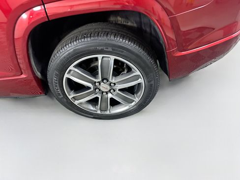 Used 2019 GMC Acadia Denali image 11