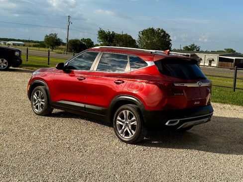 Used 2021 Kia Seltos S image 9