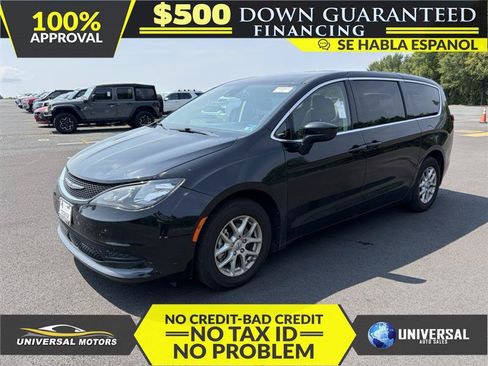 Used 2023 Chrysler Voyager LX FWD image 1