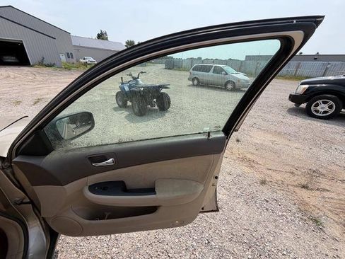 Used 2004 Honda Accord LX image 25