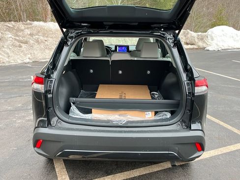 Used 2026 Toyota Corolla Cross L image 23