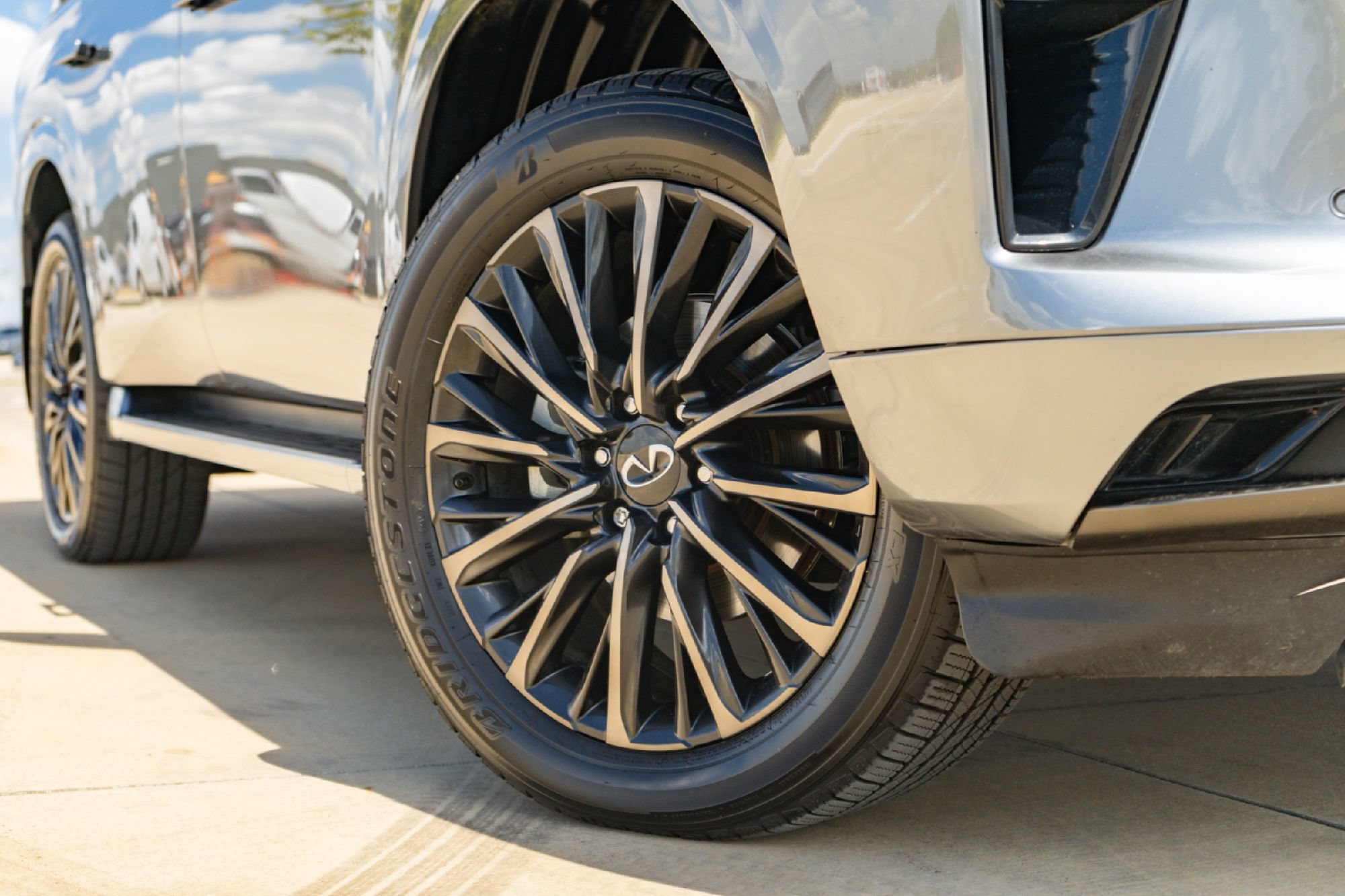 Certified 2025 INFINITI QX80 Autograph w/ Autograph Exterior Package AWD/4WD image 2