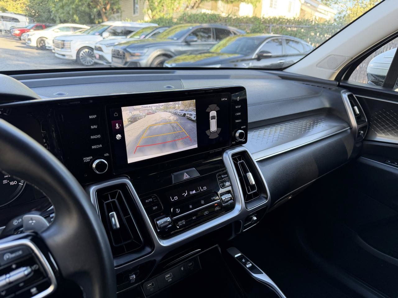 Used 2023 Kia Sorento EX AWD/4WD image 6