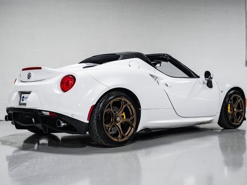 Used 2018 Alfa Romeo 4C Spider image 3