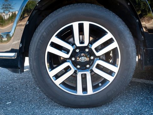 Used 2014 Toyota 4Runner Limited image 40