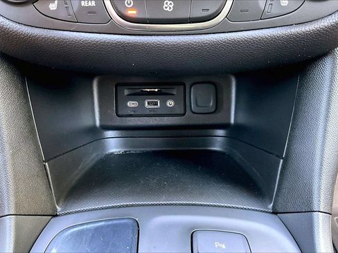 Used 2024 Chevrolet Equinox RS FWD image 16