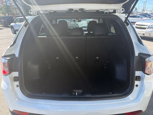 Used 2024 Jeep Compass Latitude image 11