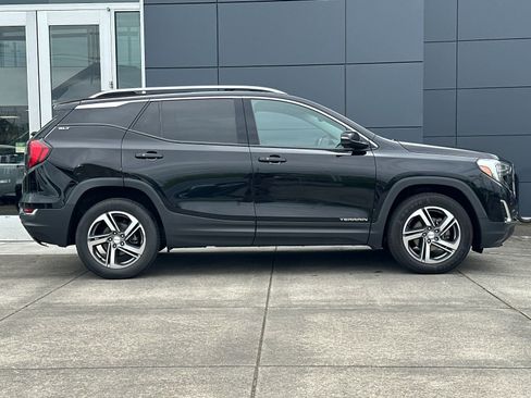 Used 2020 GMC Terrain SLT AWD/4WD image 2