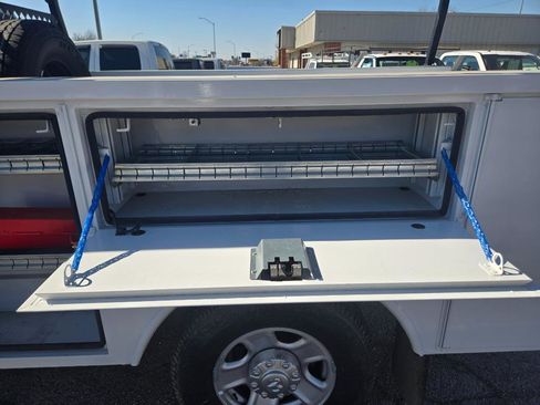 Used 2024 RAM 3500 Tradesman w/ Safety Group image 37