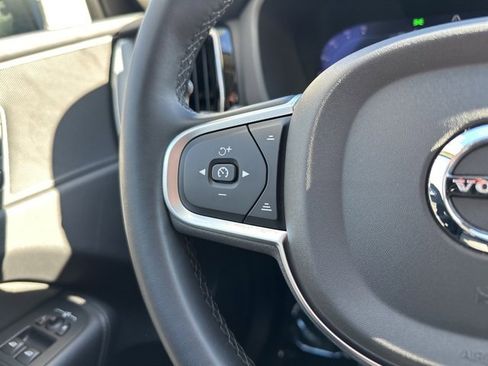 Certified 2025 Volvo XC60 B5 Core image 27