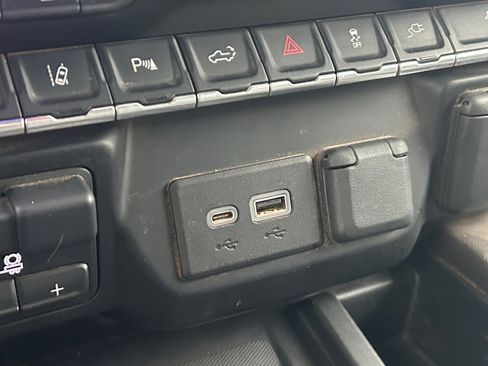 Used 2021 GMC Sierra 3500 Denali w/ Technology Package image 20