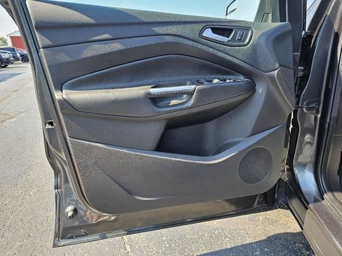 Used 2018 Ford Escape SE FWD image 4