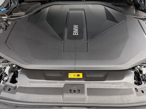 New 2026 BMW i5 eDrive40 image 17