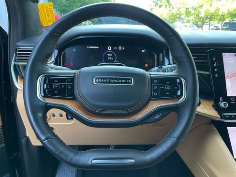 Used 2025 Jeep Grand Wagoneer Series III AWD/4WD image 16
