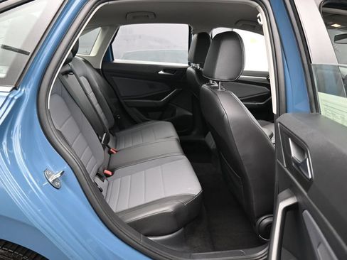 Used 2025 Volkswagen Jetta SE FWD image 35