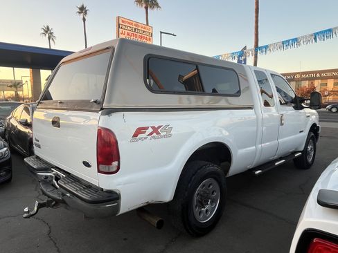 Used 2005 Ford F250 XL image 2