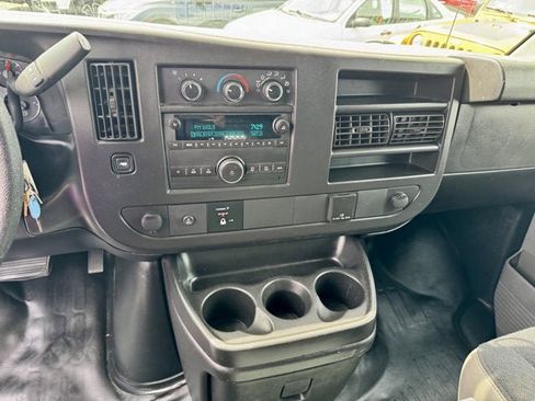 Used 2019 GMC Savana 2500 w/ Driver Convenience Package RWD image 10