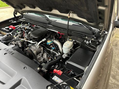 Used 2007 GMC Sierra 2500 SLE w/ Z71 Off-Road Package image 38