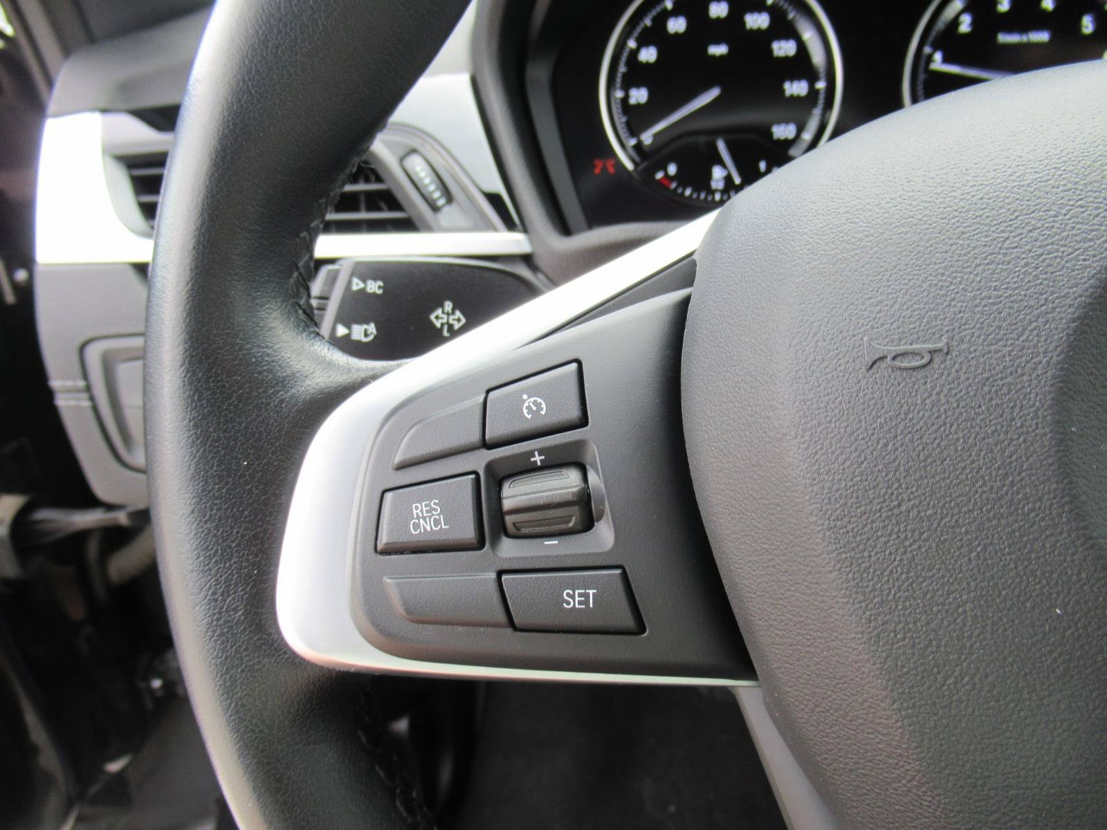 Used 2023 BMW X2 xDrive28i AWD/4WD image 23