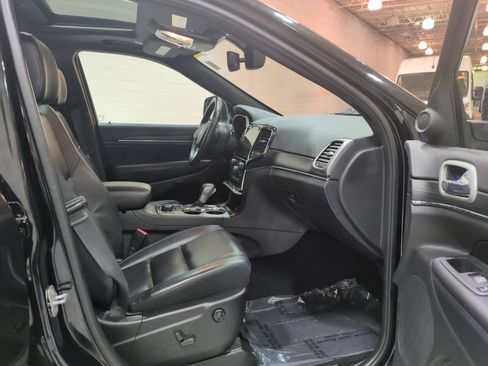 Used 2021 Jeep Grand Cherokee Limited AWD/4WD image 9