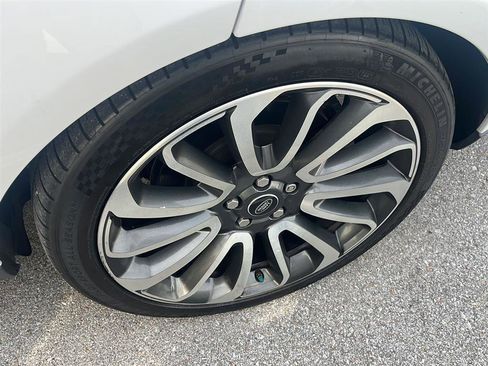 Used 2018 Land Rover Range Rover Supercharged image 6