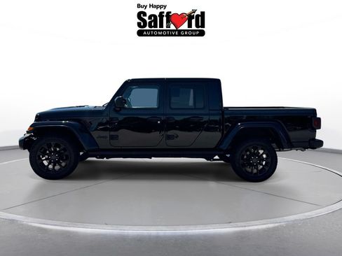 Used 2025 Jeep Gladiator Overland AWD/4WD image 4