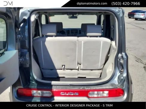Used 2010 Nissan Cube 1.8 S w/ Interior Designer Pkg FWD image 10