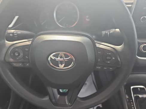 Used 2021 Toyota Corolla LE image 10