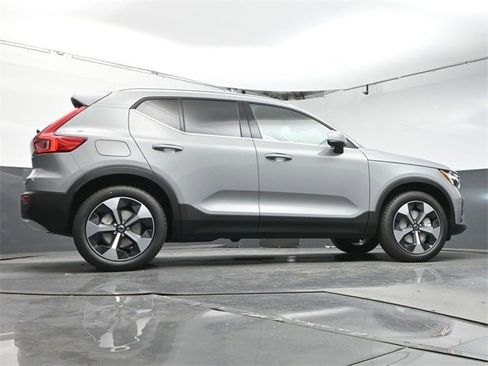New 2025 Volvo XC40 B5 Core w/ Protection Package Premier image 37