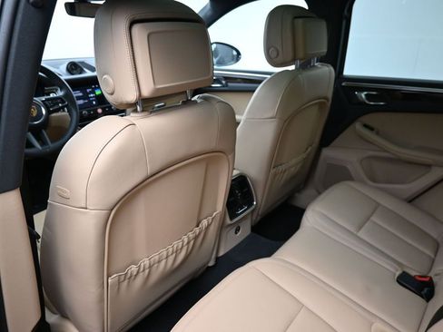 Certified 2023 Porsche Macan AWD/4WD image 8