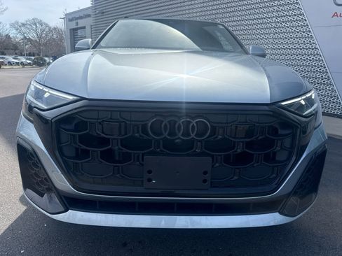 Used 2025 Audi Q8 Premium Plus w/ Premium Plus Package AWD/4WD image 3