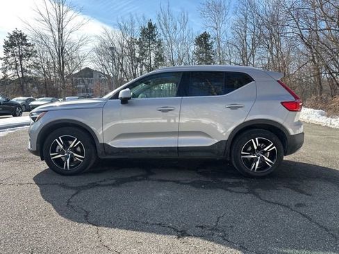 Certified 2025 Volvo XC40 B5 Core image 5