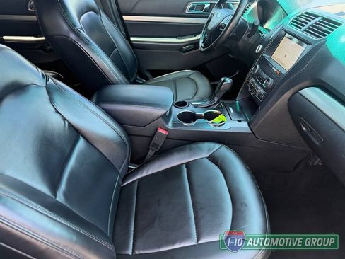 Used 2019 Ford Explorer XLT w/ Equipment Group 202A FWD image 14