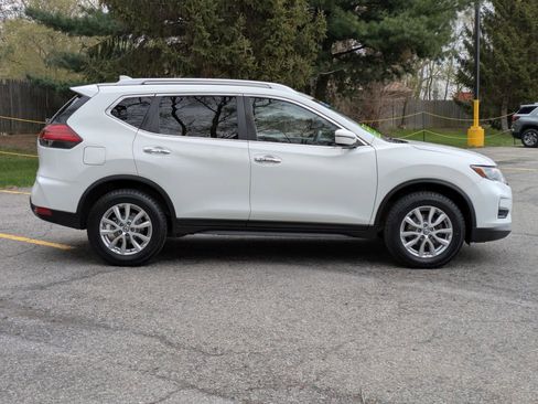 Used 2017 Nissan Rogue SV AWD/4WD image 8