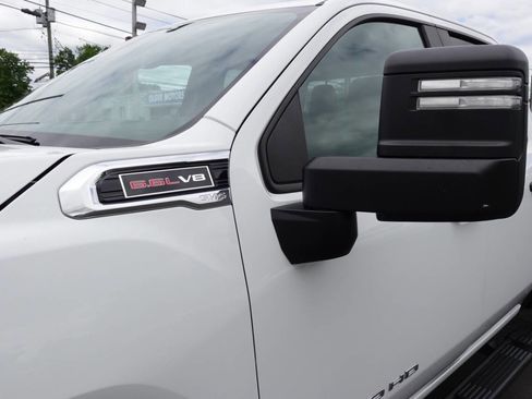 Used 2023 GMC Sierra 2500 Pro w/ Convenience Package AWD/4WD image 8