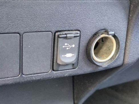 Used 2014 Toyota RAV4 Limited FWD image 21