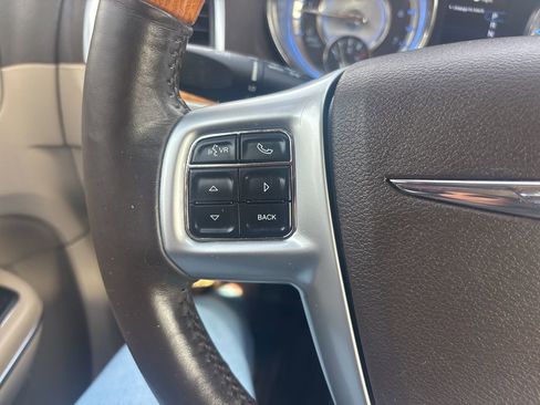 Used 2012 Chrysler 300 C image 19